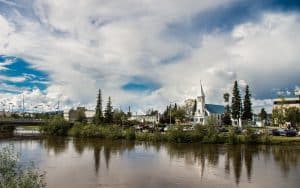 Fairbanks, Alaska met kerk en rivier