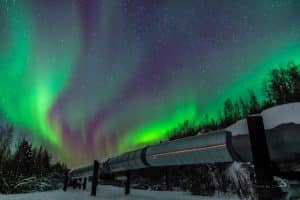 Fairbanks, Alaska met noorderlicht en pijpleiding