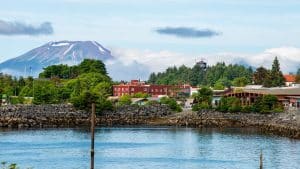 Uitzicht op Mount Edgecumbe in Sitka, Alaska