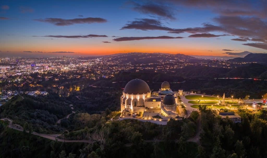Griffith Observatory in Los Angeles bij avond