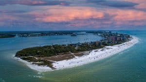 Luchtfoto van strand en eiland Fort Myers, Florida