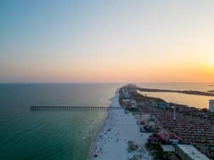 Pensacola Beach bij zonsondergang in Florida