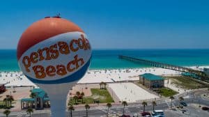 Pensacola Beach met pier en strand in Florida