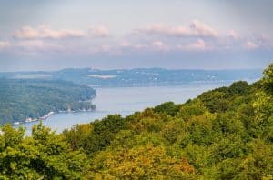 Uitzicht op Cayuga Lake in de Finger Lakes, New York