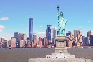 Vrijheidsbeeld in New York City met skyline
