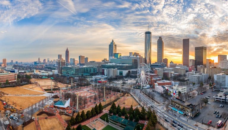 Skyline van Atlanta, Georgia met park op voorgrond