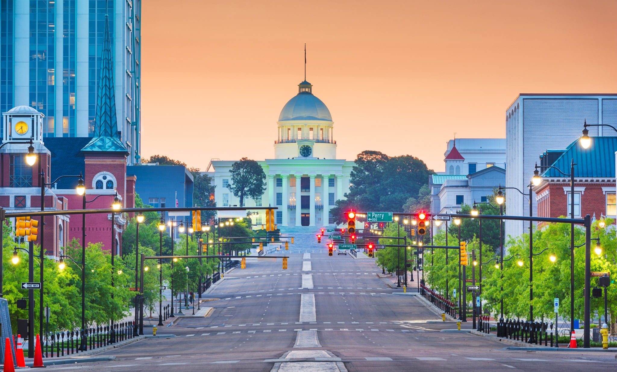 Alabama Montgomery straatbeeld met Capitool in de verte