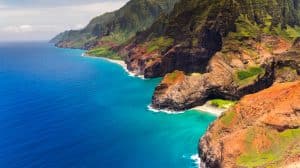 Na Pali kustlijn luchtfoto op Kauai, Hawaii