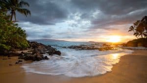 Zonsondergang bij Makena Beach Hawaii
