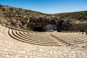 Amfitheater voor grotingang in Carlsbad, New Mexico