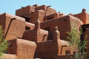 Adobe gevels in Santa Fe, New Mexico