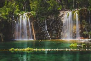 Watervallen bij Hanging Lake in Glenwood Springs, Colorado