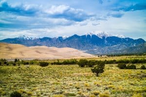 Great Sand Dunes National Park met bergen en zandduinen