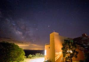 Nachtelijke sterrenhemel in Mesa Verde, Colorado
