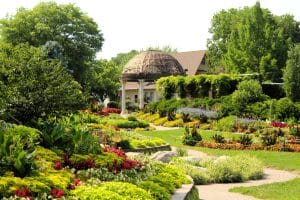 Bloementuin met paviljoen in Lincoln, Nebraska