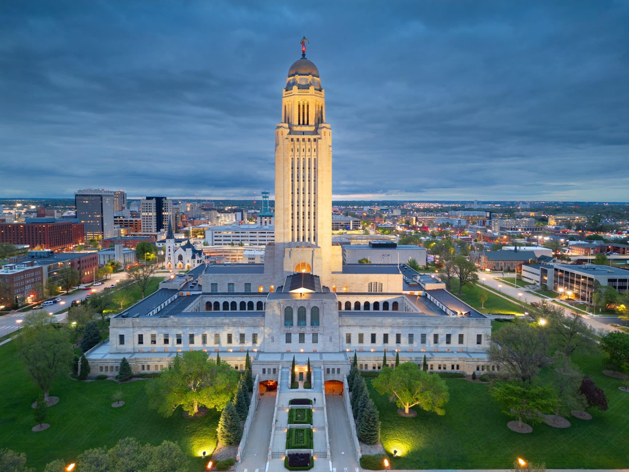 Nebraska State Capitol in Lincoln bij avondlicht