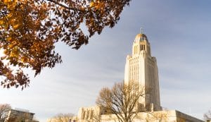 Nebraska State Capitol in Lincoln tijdens de herfst