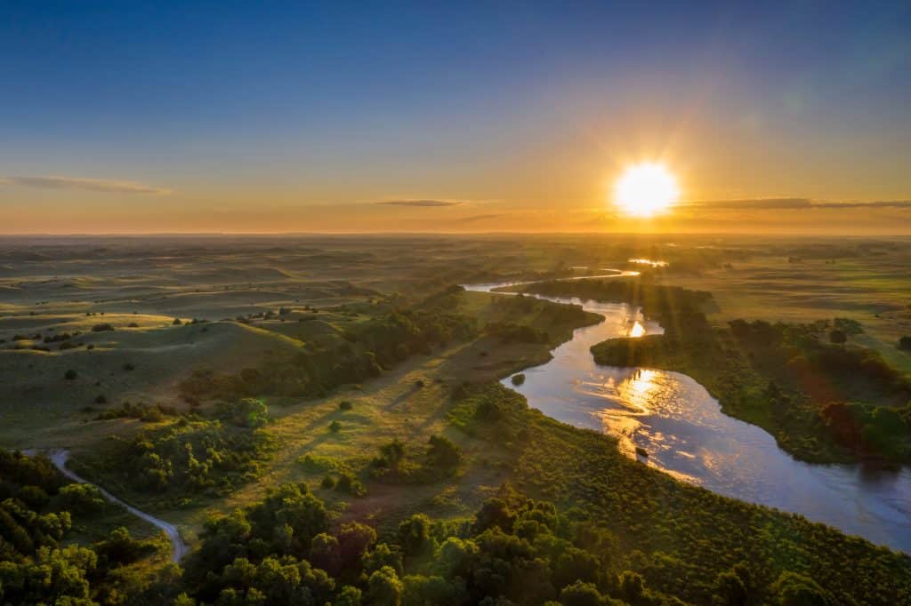 Platte River bij zonsopkomst in Nebraska