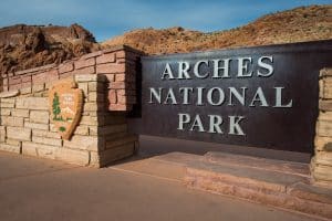 Toegangsbord van Arches National Park in Moab, Utah