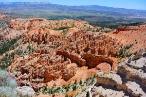 Uitzicht op rotsformaties in Bryce Canyon in Utah