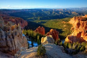 Zonsopkomst boven hoodoos in Bryce Canyon, Utah