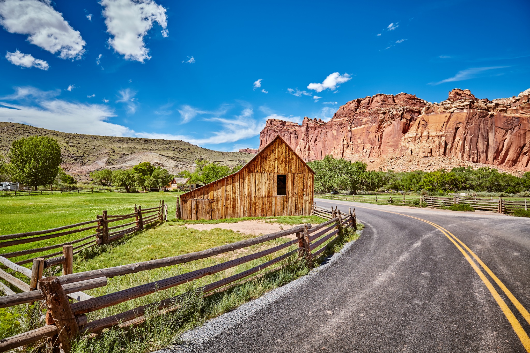 Boerderij met houten schuur in Capitol Reef, Utah