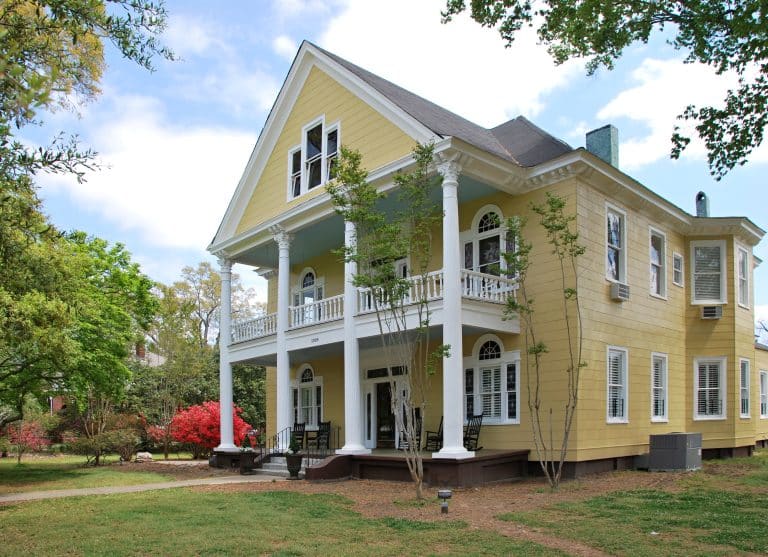 Gele historische woning in Vicksburg, Mississippi
