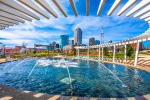 Fontein en skyline van Charlotte, North Carolina