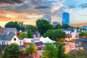 Skyline met bomen en huizen in Lexington, Kentucky