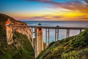 Bixby Creek Bridge aan de kust bij Monterey, Californië