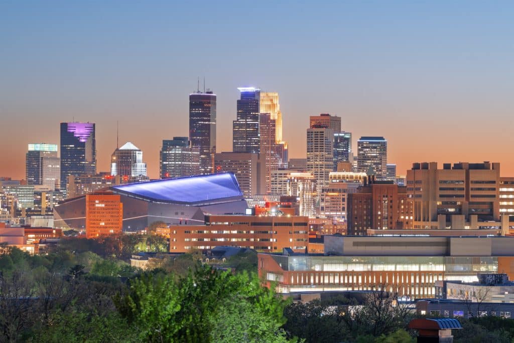 US Bank Stadium en skyline van Minneapolis, Minnesota