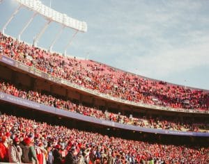 Kansas City Chiefs supporters op de tribune in het stadion