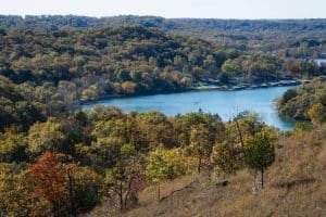 Lake of the Ozarks Missouri met bossen en water