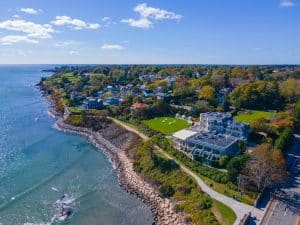 Kustlijn van Newport, Rhode Island met villa's