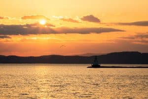 Zonsondergang bij Lake Champlain in Burlington Vermont