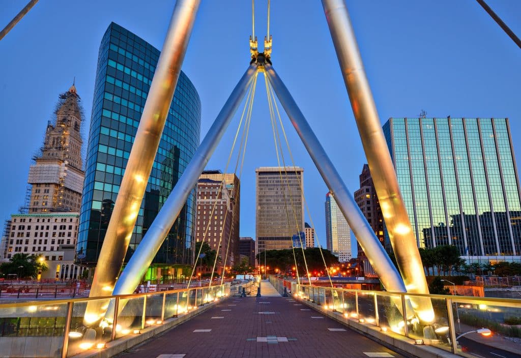 Whitehead Bridge Hartford Connecticut bij avond