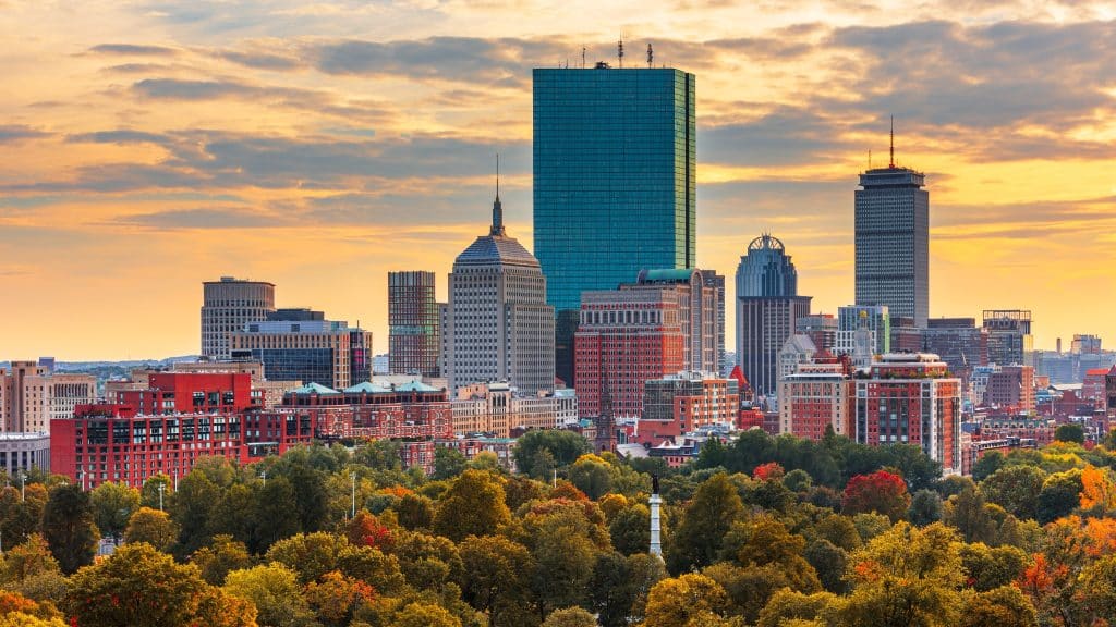 Skyline van Boston bij zonsondergang