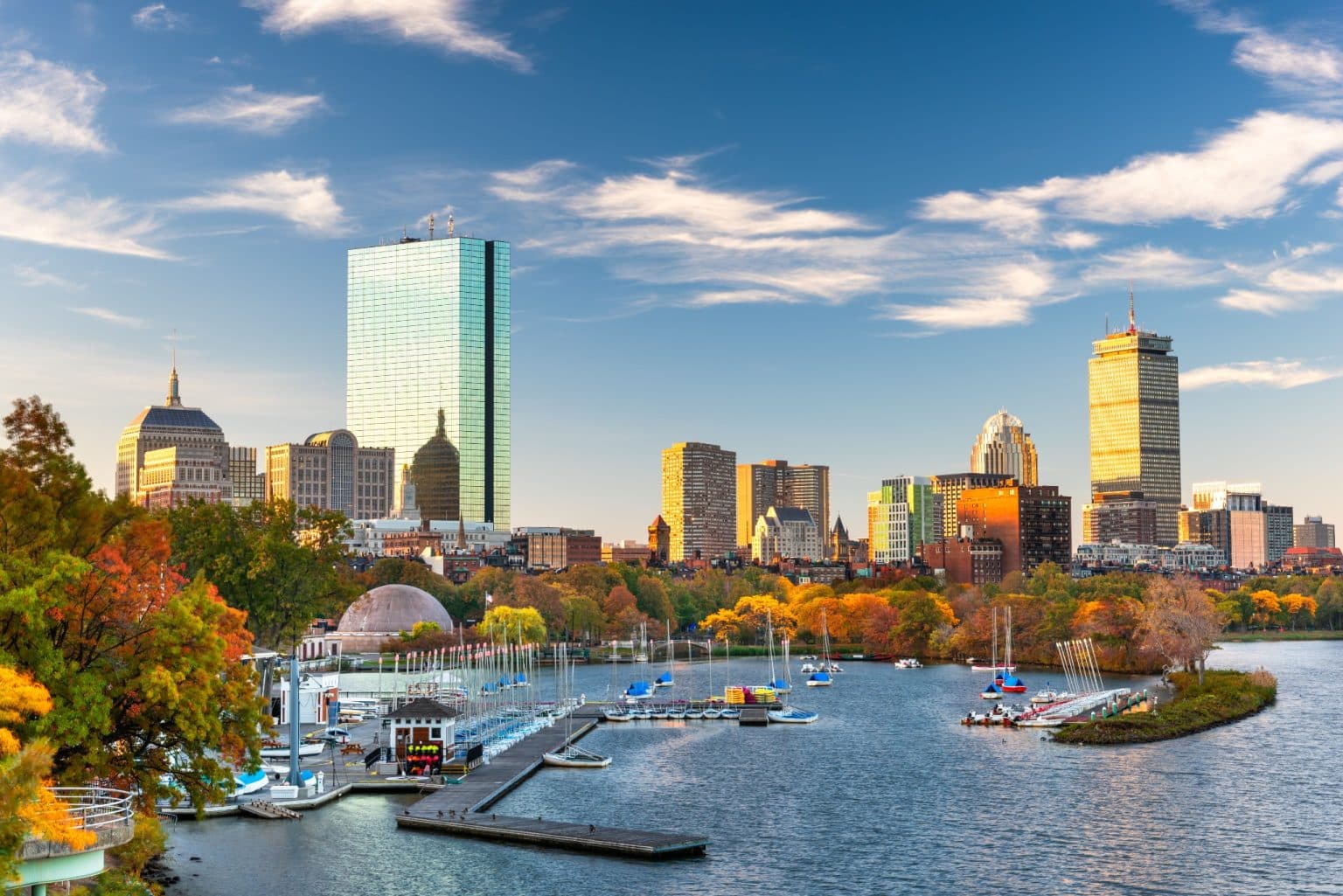 Noordoost Amerika -Skyline van Boston met haven en boten