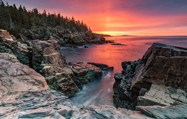 Rotskust Acadia National Park Maine bij zonsopkomst