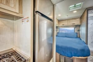 Road Bear C23-25 keuken en slaapgedeelte