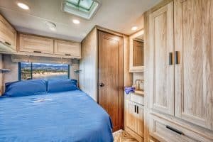 Road Bear C23-25 slaapkamer vast bed