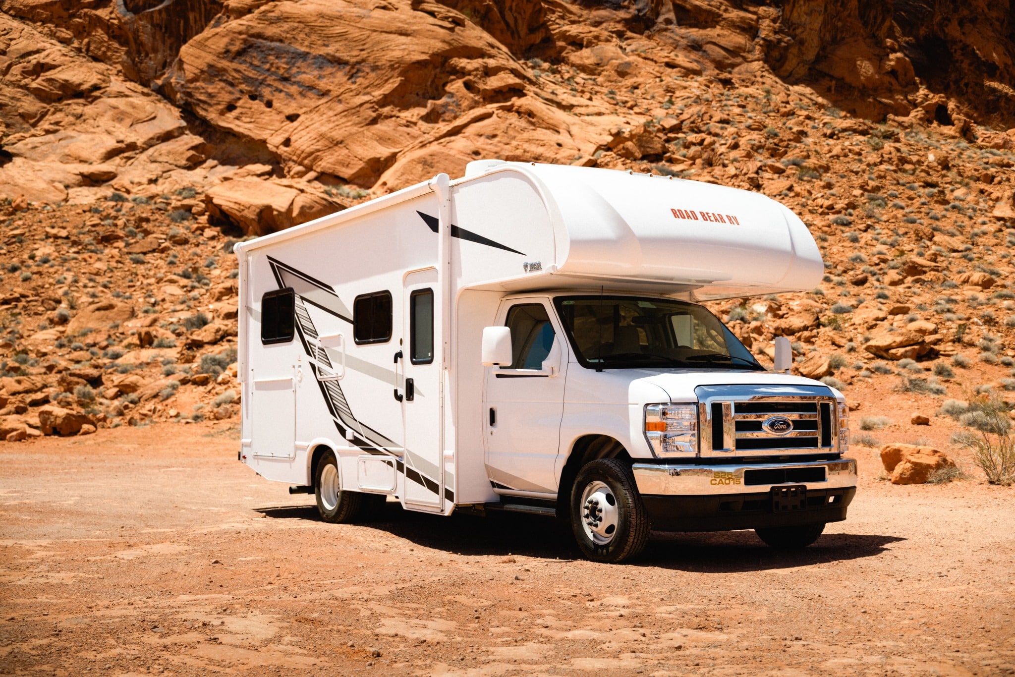 Camper in rotslandschap bij Moab, Utah