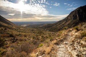 Uitzicht op vallei in Guadalupe Mountains National Park, Texas
