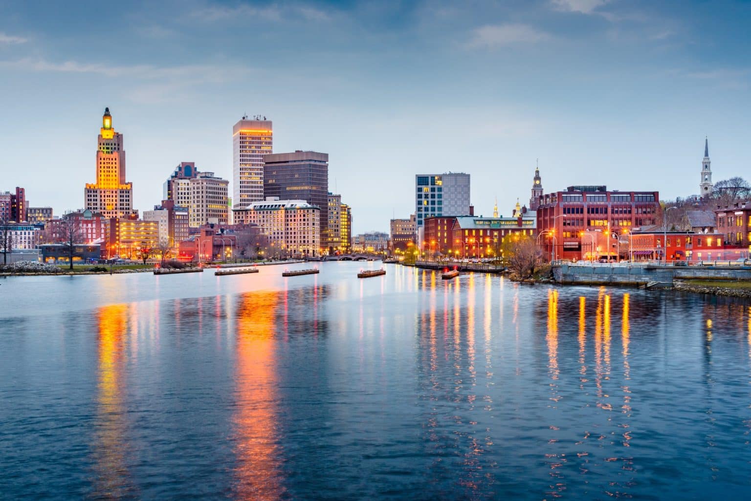 Downtown Providence Rhode Island met verkeer