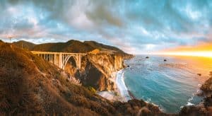 Bixby Creek Bridge bij Big Sur in Californië aan de kust