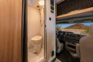 Cruise America C18 Ultra Compact badkamer