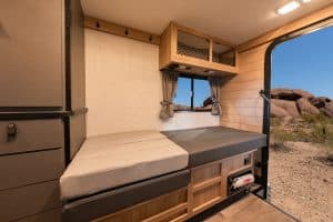 Cruise America C18 Ultra Compact bedopstelling