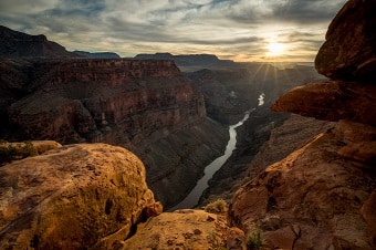 Uitzicht tijdens de Private Canyon Day Hike bij zonsondergang