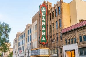 Voorgevel van Alabama Theatre in Birmingham