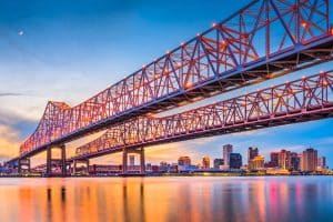 Brug over de Mississippi River in New Orleans, Louisiana, USA